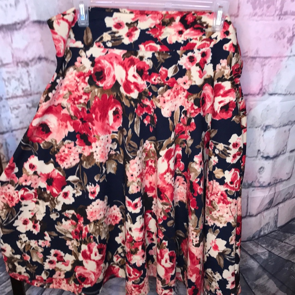 It have pocket skirt!! 2xl Agnes & Dora